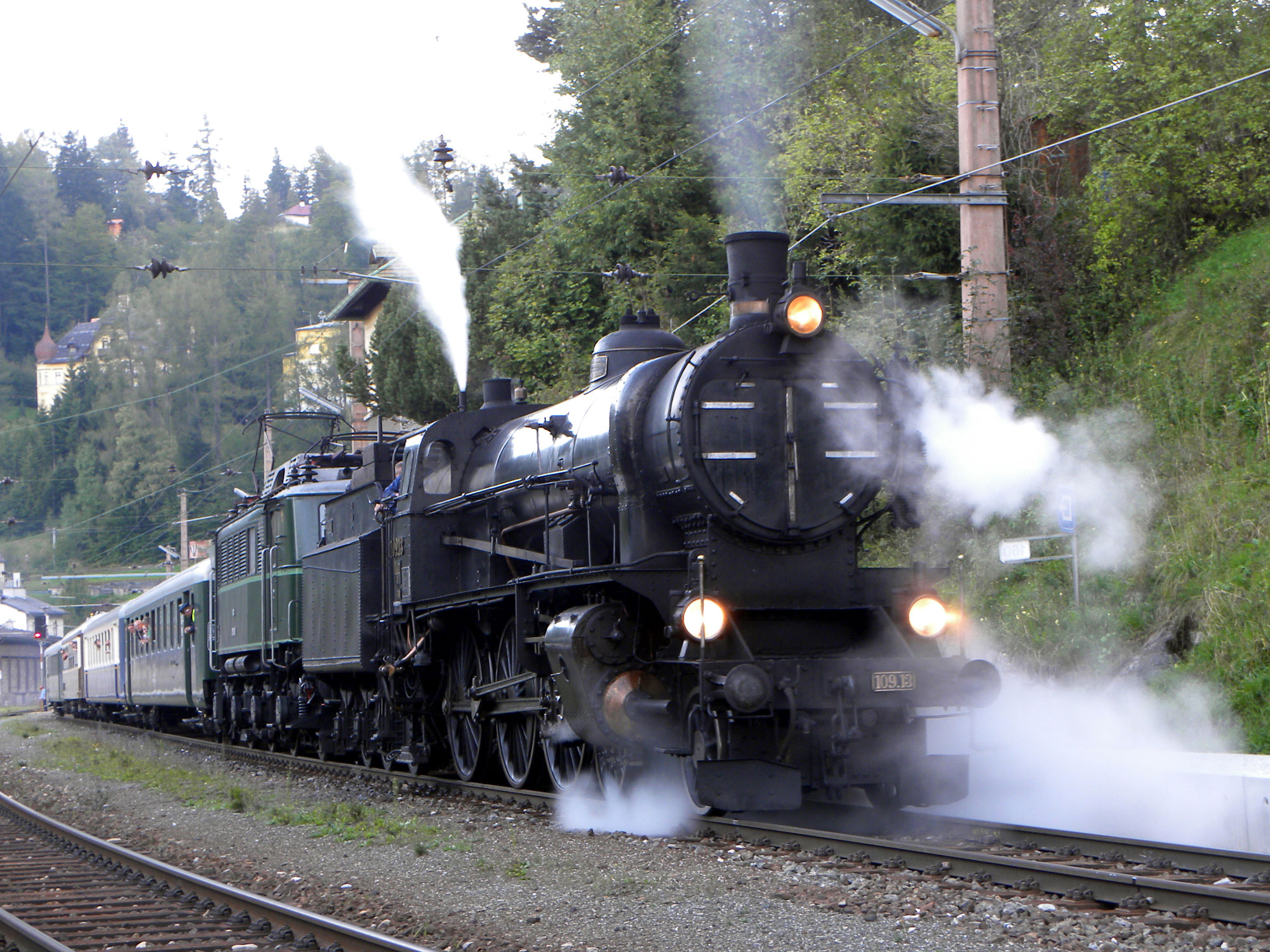 Nostalgiezug, Semmering (Photo license: CC-BY-SA 3.0)